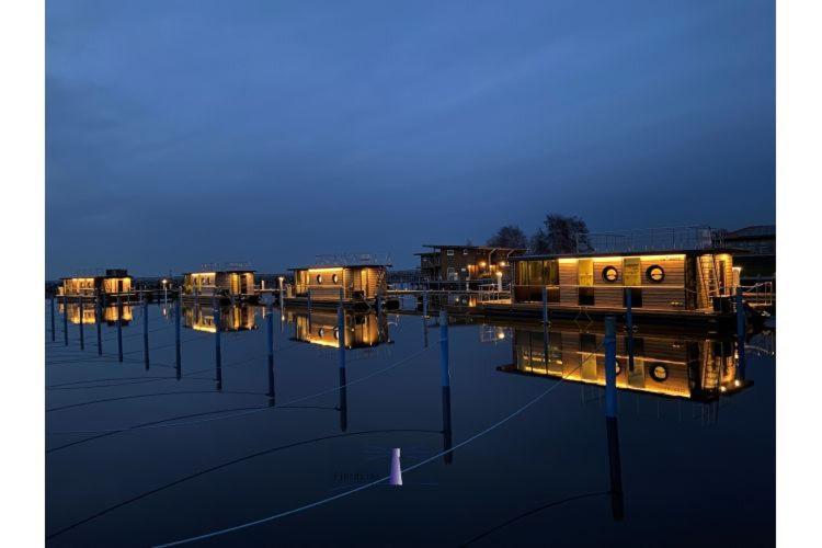 Hotel Hausboot Fjord Baltica Mit Dachterrasse In Barth Exterior foto