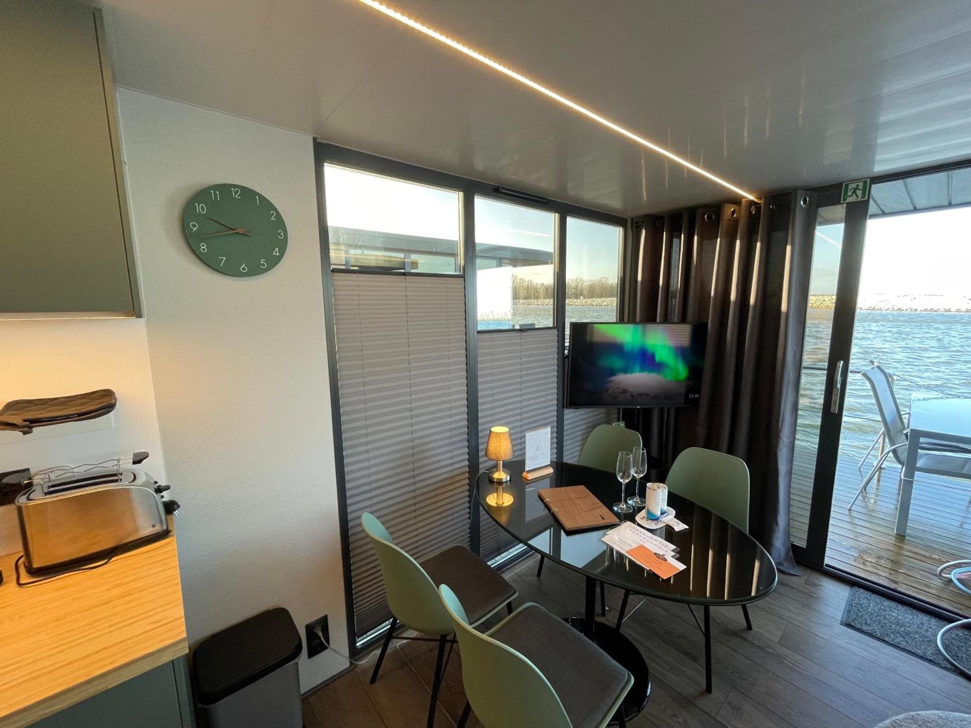 Hotel Hausboot Fjord Baltica Mit Dachterrasse In Barth Exterior foto